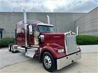 2025 Kenworth W900L