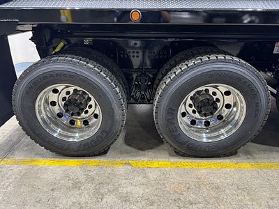 2027 Kenworth T880S