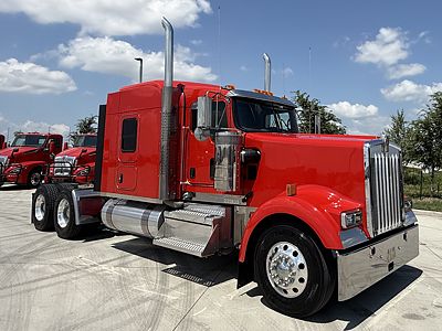 2024 Kenworth W900L