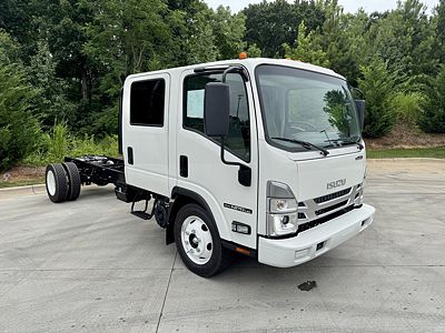 2027 Isuzu NPR-HD