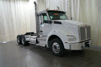 2027 Kenworth T880