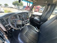 2022 Peterbilt 567