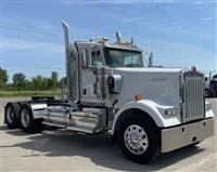 2025 Kenworth W900L