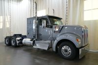 2027 Kenworth W990