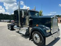 2022 Kenworth W900L