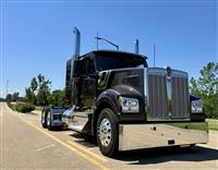 2025 Kenworth W990