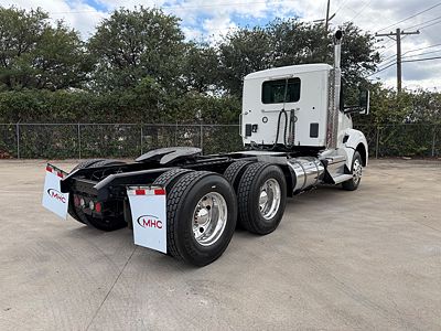 2024 Kenworth T880