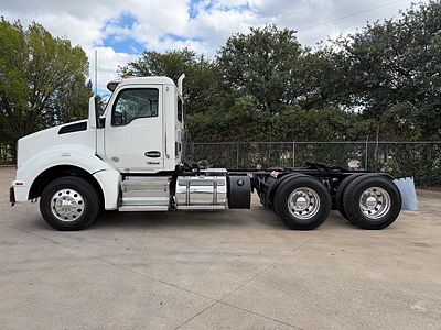 2024 Kenworth T880