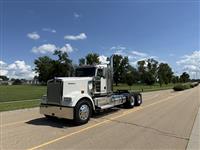 2025 Kenworth W900L