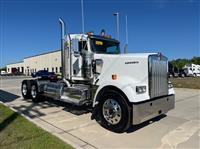 2025 Kenworth W900L