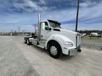 2025 Kenworth T880