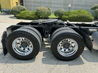 2024 Kenworth T880