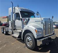 2025 Kenworth W990