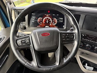 2022 Peterbilt 579