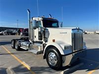 2025 Kenworth W900L