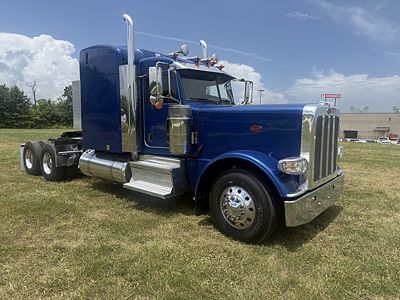 2023 Peterbilt 389