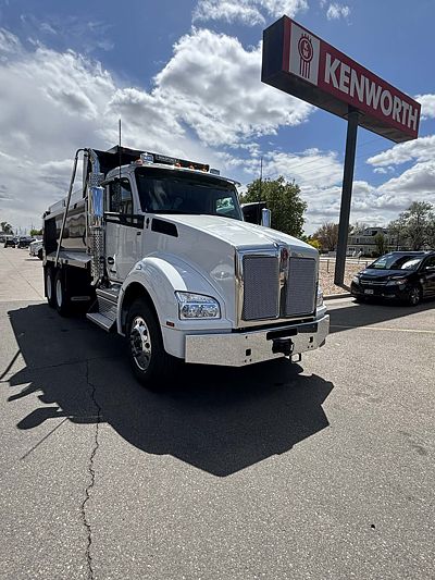 2025 Kenworth T880