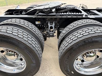 2024 Kenworth T880