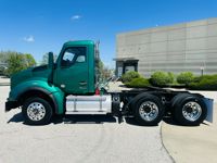 2023 Kenworth T880