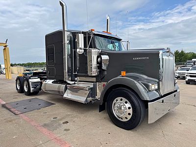 2027 Kenworth W900L
