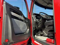 2023 Kenworth T680