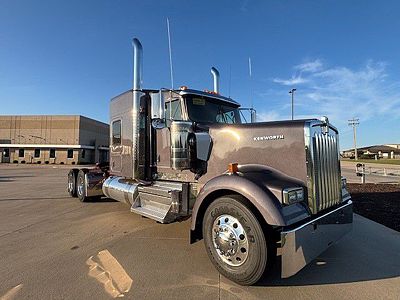 2027 Kenworth W900L