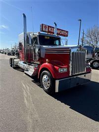 2025 Kenworth W900L