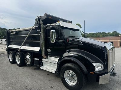2023 Kenworth T880