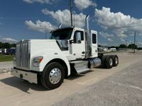 2025 Kenworth W990