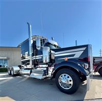 2023 Kenworth W900L