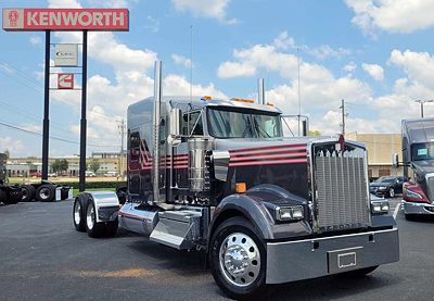 2023 Kenworth W900L