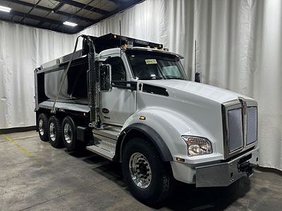 2027 Kenworth T880