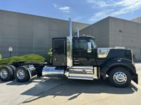 2027 Kenworth W990