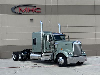 2027 Kenworth W900L