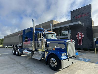 2027 Kenworth W900L
