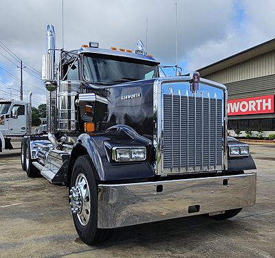 2027 Kenworth W900L