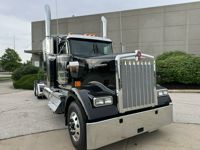 2027 Kenworth W900L