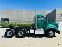 2023 Kenworth T880