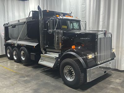 2027 Kenworth W900