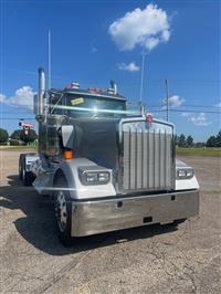 2025 Kenworth W900L