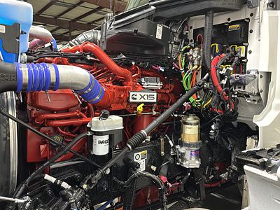 2027 Kenworth T880