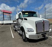 2025 Kenworth T880