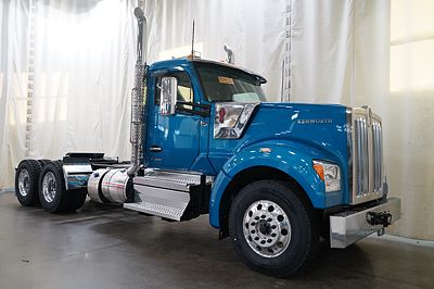 2027 Kenworth W990