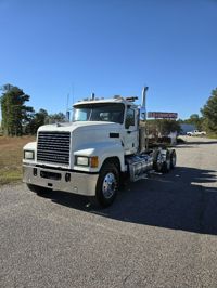 2017 Mack CH613