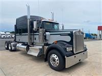 2025 Kenworth W900L