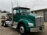 2025 Kenworth T880