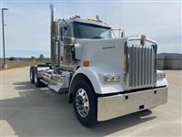 2025 Kenworth W900L