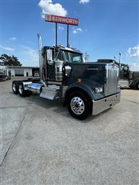 2025 Kenworth W900L