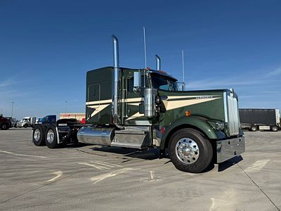 2027 Kenworth W900L