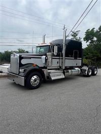 2025 Kenworth W900L